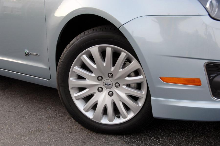  Ford Fusion Hybrid 2010 года  (US) (фото 85 из 111)